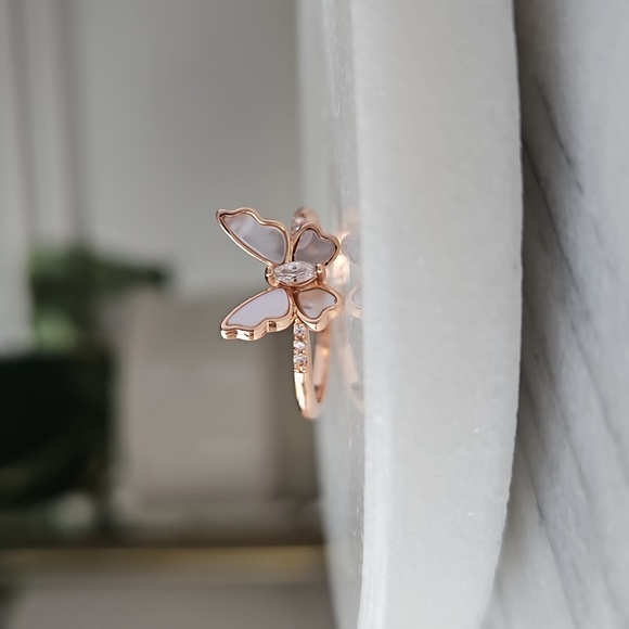 Rose Gold Butterfly ring with Mother of pearl, Charmed Aroma - Picture 3 of 8